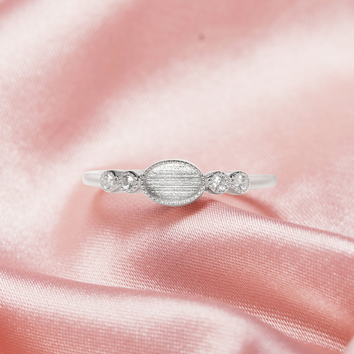 Etta Ring